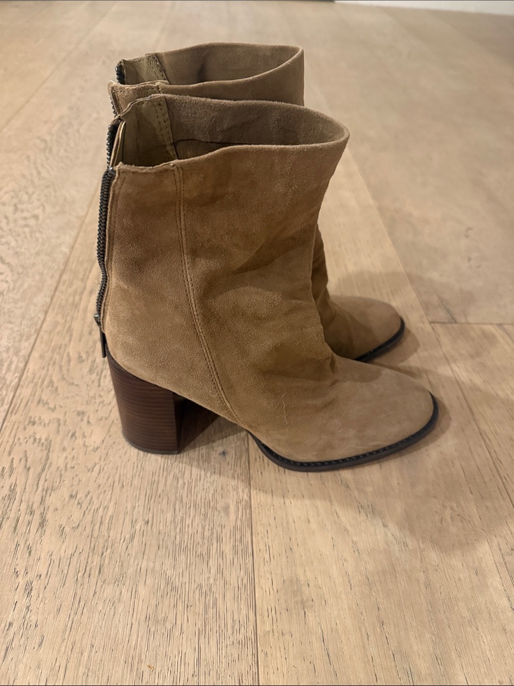 Steve Madden Tan Suede Stacked Heel Ankle Boots - size 8
